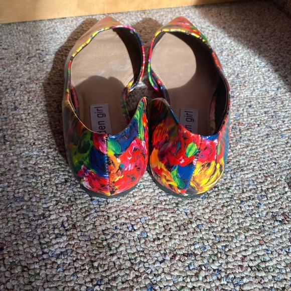 NWOT Madden Girl Flats 7 Summer Floral Flats Colorful Spring Bright Shoes Work - Picture 6 of 9